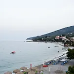 Fotopoulos *